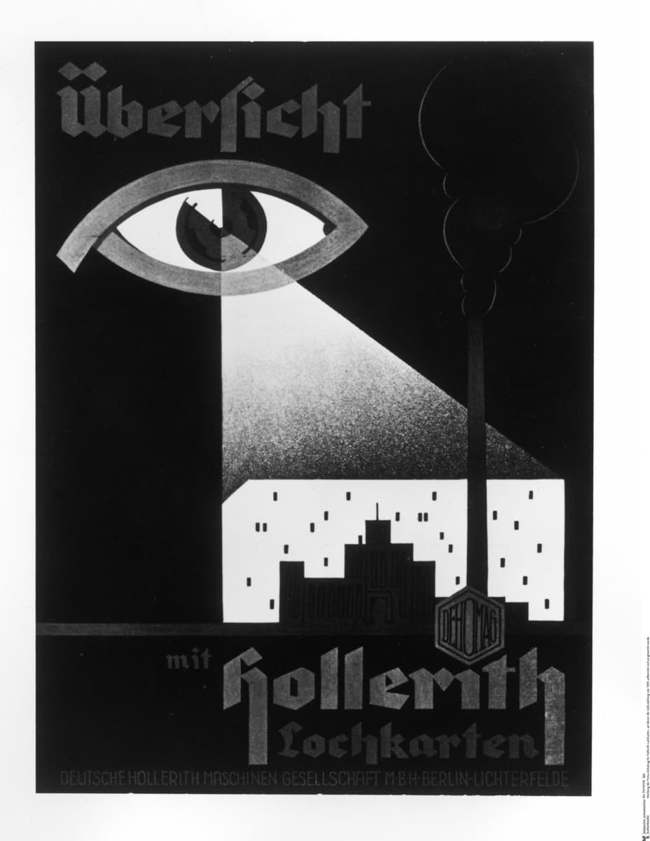 Anuncio de tarjetas perforadas Hollerith: un ojo gigante observando una ciudad hecha de tarjetas perforadas